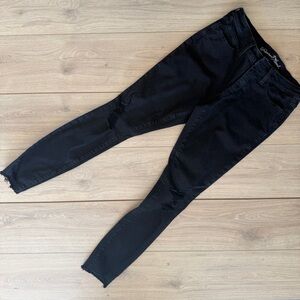 Universal Thread Black Distressed Women's Jeans 6/28L